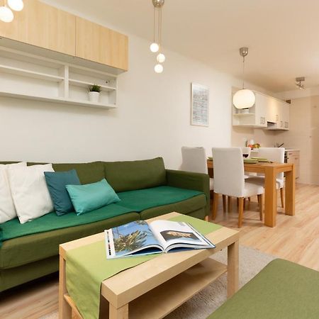 Apartments Warsaw Zelazna By Noclegi Renters Esterno foto